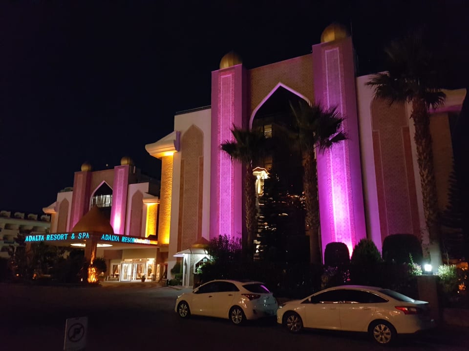 Außenansicht bei Nacht Adalya Resort & Spa - Adults Only