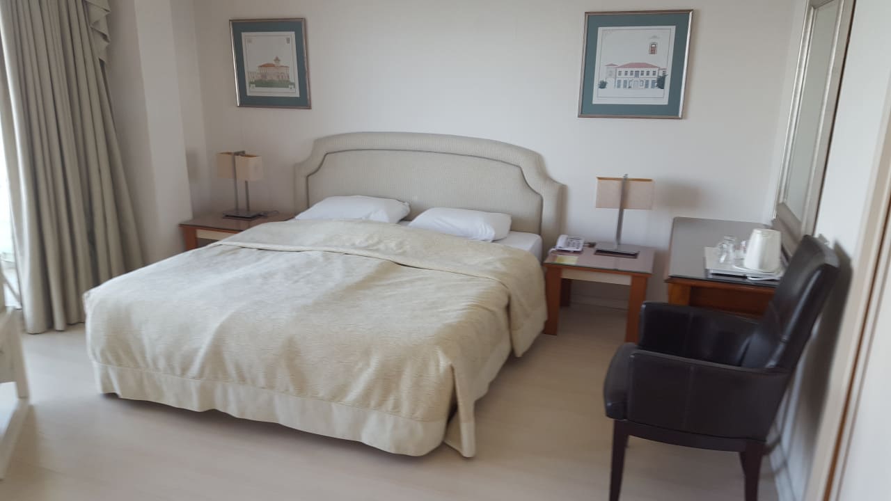 Superior... Hotel Kismet