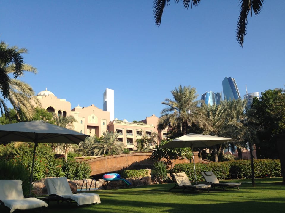 Garten am West Wing Pool Emirates Palace Mandarin Oriental