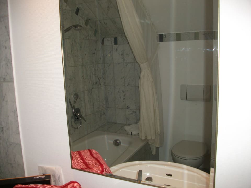 Sehr geräumiges Bad  Meeressterne Hotel Residenz Heringsdorf