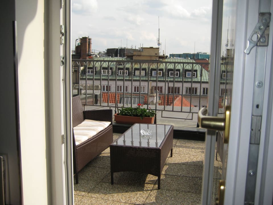 Blick auf Terrasse Executive Zimmer 711 Grand Hotel Bohemia