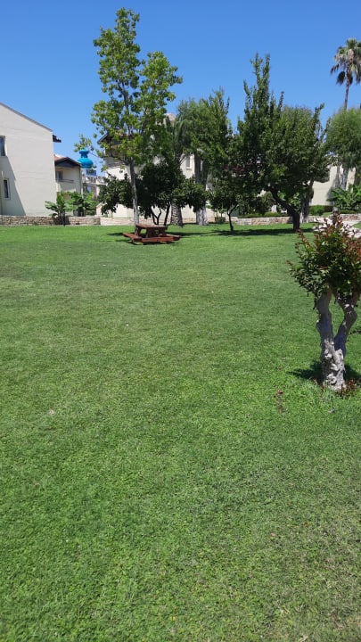 Gartenanlage Melas Holiday Village