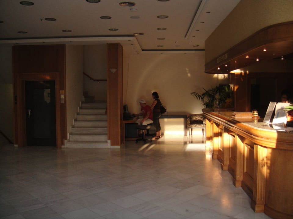 Lobby Hotel Atlantis Beach