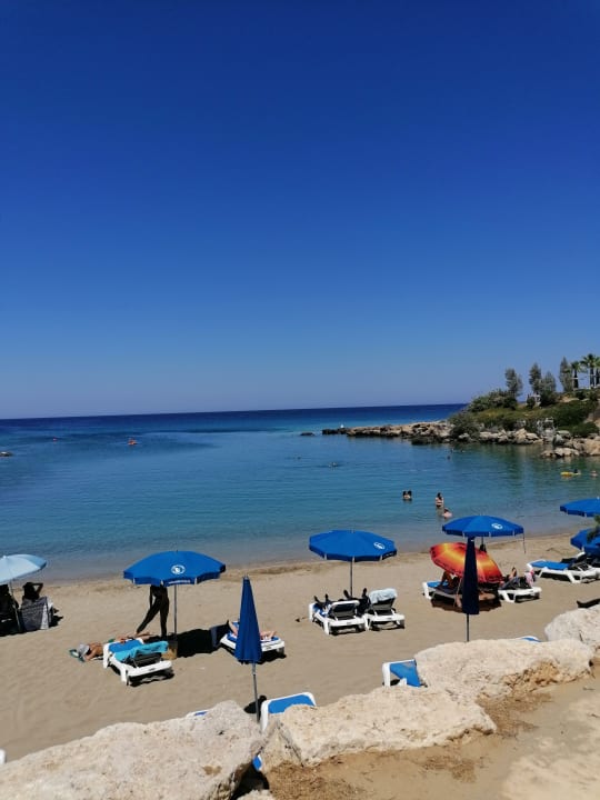 Strand Crystal Springs Beach Hotel