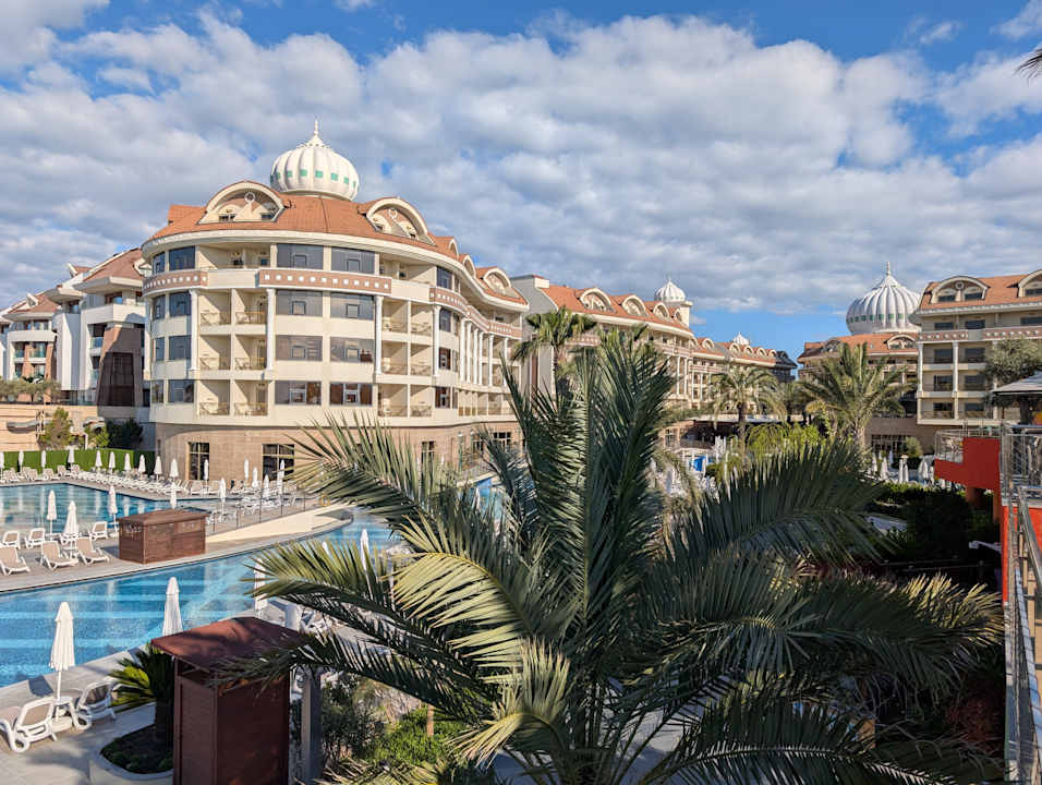 Außenansicht Kirman Belazur Resort & Spa