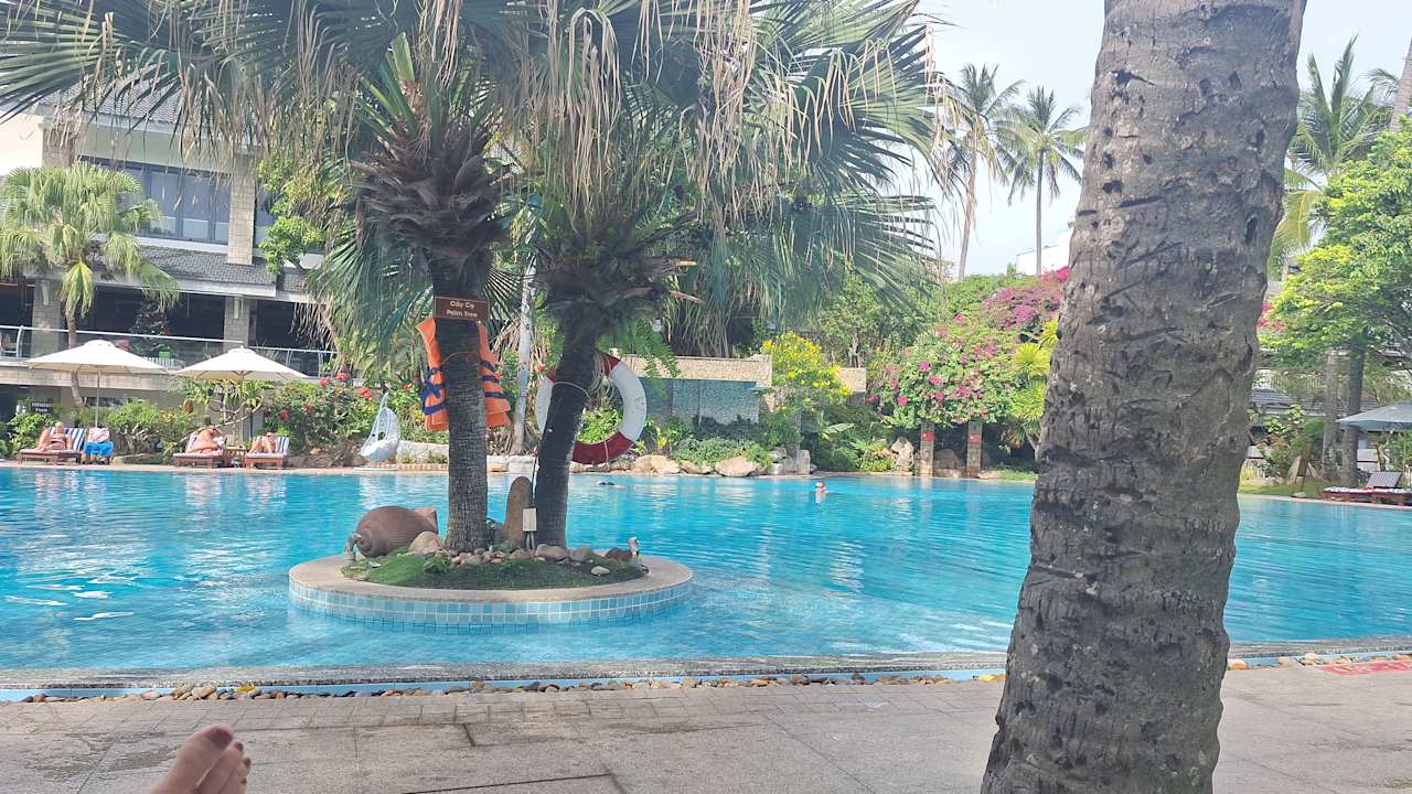 Pool Hoang Ngoc Beach Resort