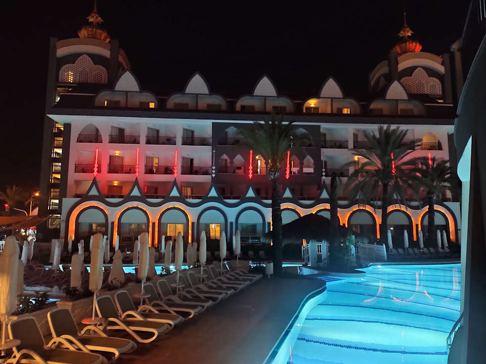 Pool Well Palace Side