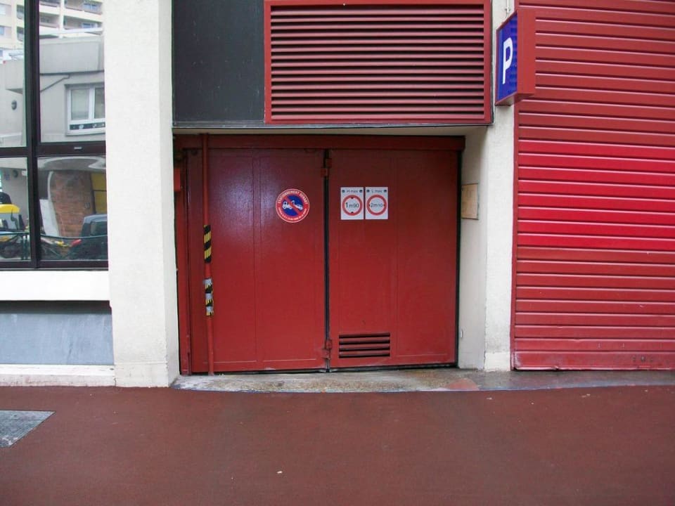 Minigarage Hotel Kyriad Paris Est - Porte de Bercy