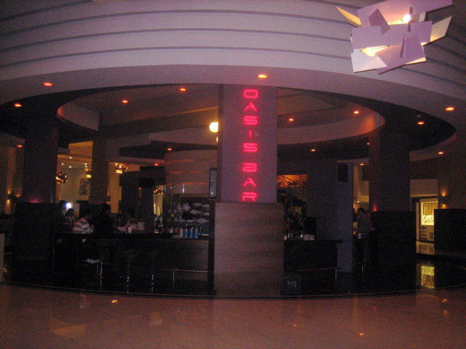 Oasis Bar Limak Lara Deluxe Hotel & Resort