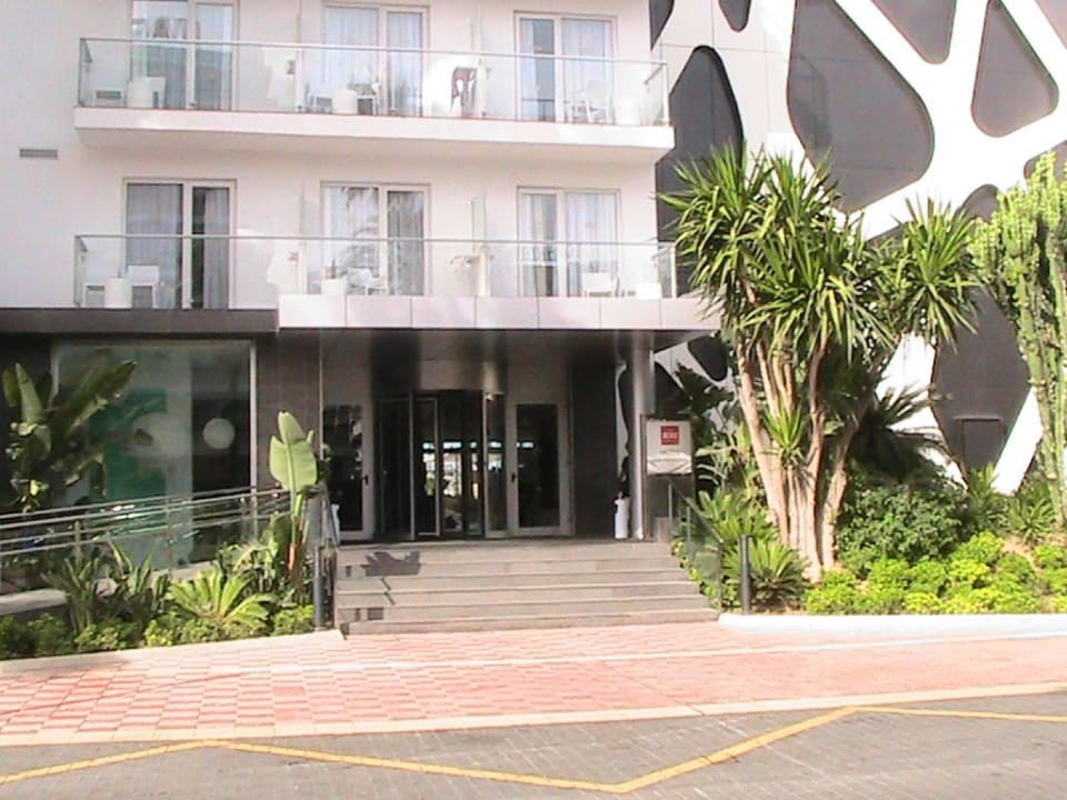 Nordseite Haupteingang Hotel Riu San Francisco - Adults only