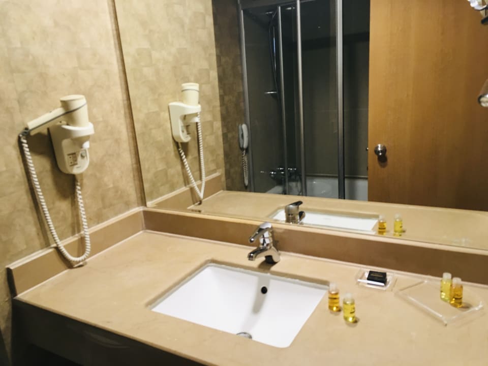 Zimmer Hotel WOW Airport