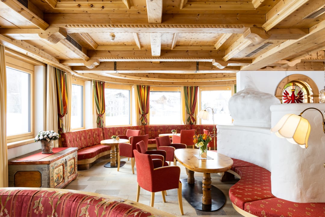 Lobby Alpenhotel Tirol