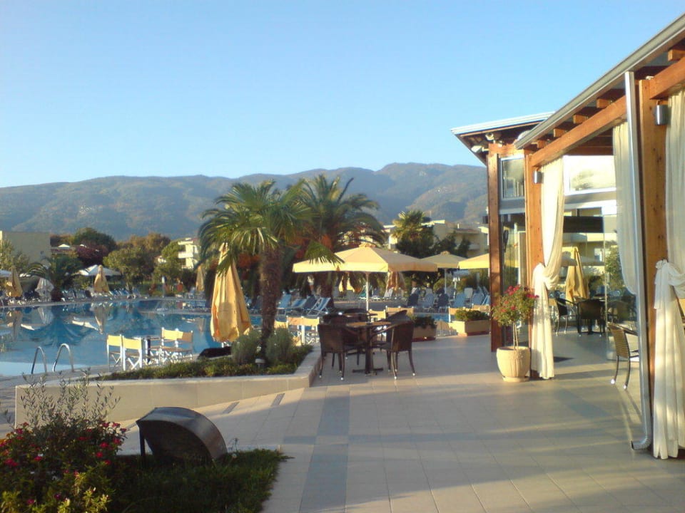 Pool mit Blick auf Olymp alltoura Club Hotel Poseidon Palace