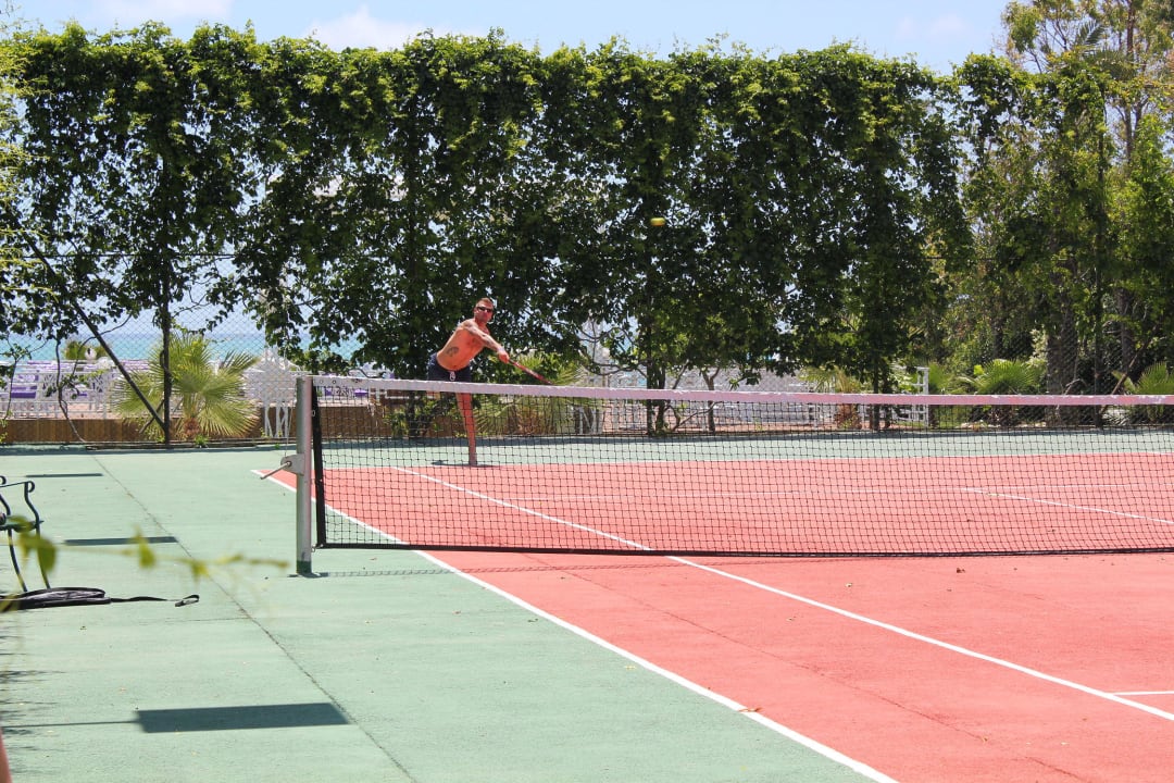 Tennisplatz, am Tag gratis Hotel Turan Prince