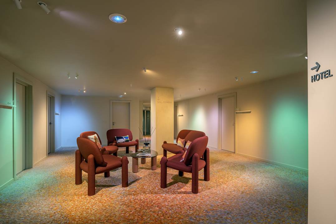 Zimmer Canopy by Hilton Cannes