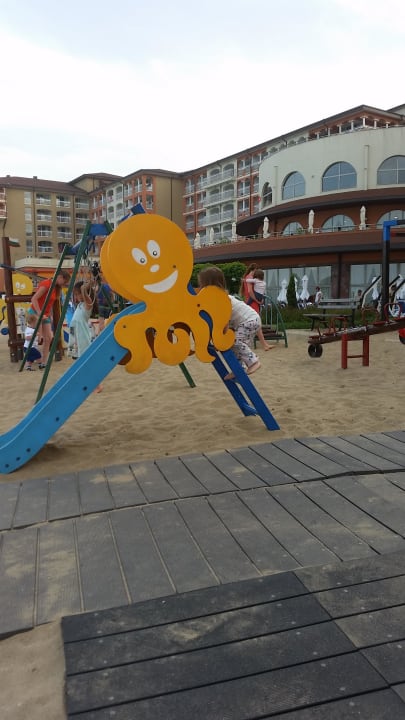 Immer nach dem Abendessen noch zum Spielplatz  Sol Luna Bay