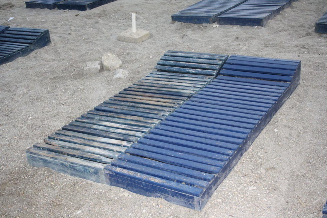 Strandliegen Semt Luna Beach Hotel