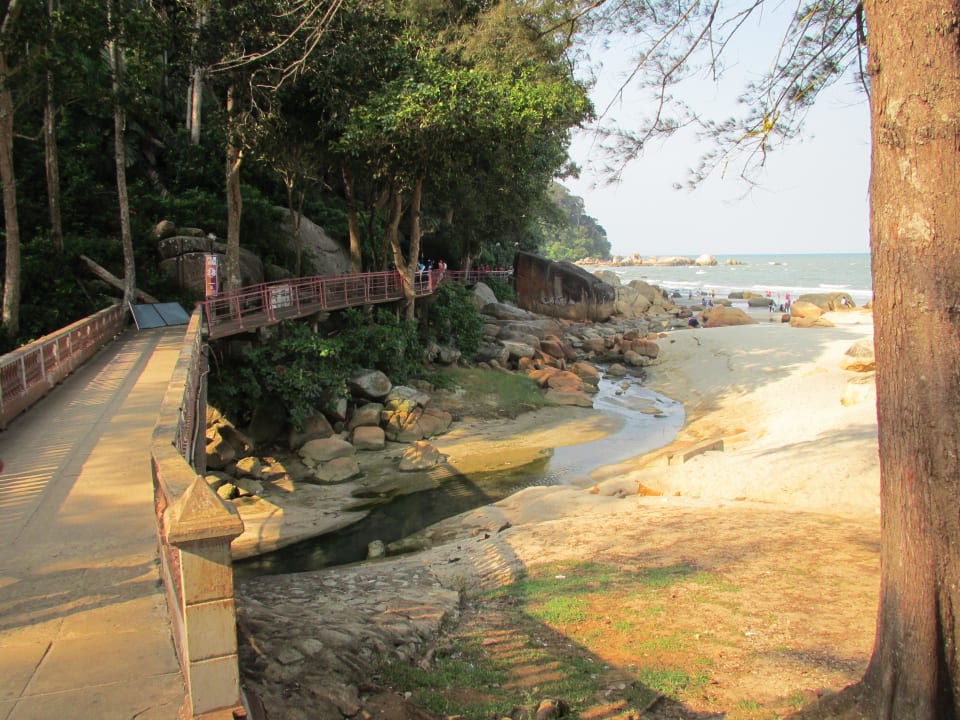 Kleiner Schönheitsfehler 500m neben dem Hotel Hotel Hyatt Regency Kuantan