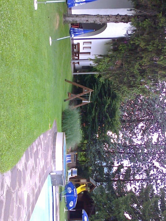 Kleiner Kinderspielplatz Gardenhotel Wilma