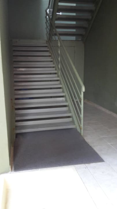 Treppen zu den Rutschen Hotel Grand Side