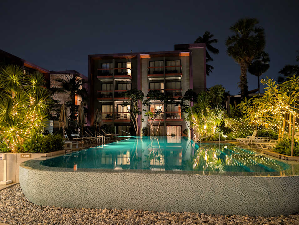 Pool Holiday Inn Express Phuket Patong Beach Central