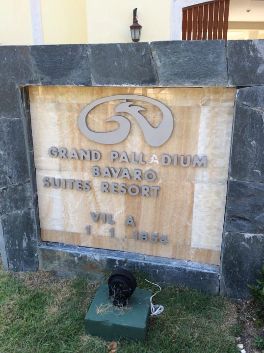 Defektes Eingangsschild Grand Palladium Punta Cana Resort & Spa