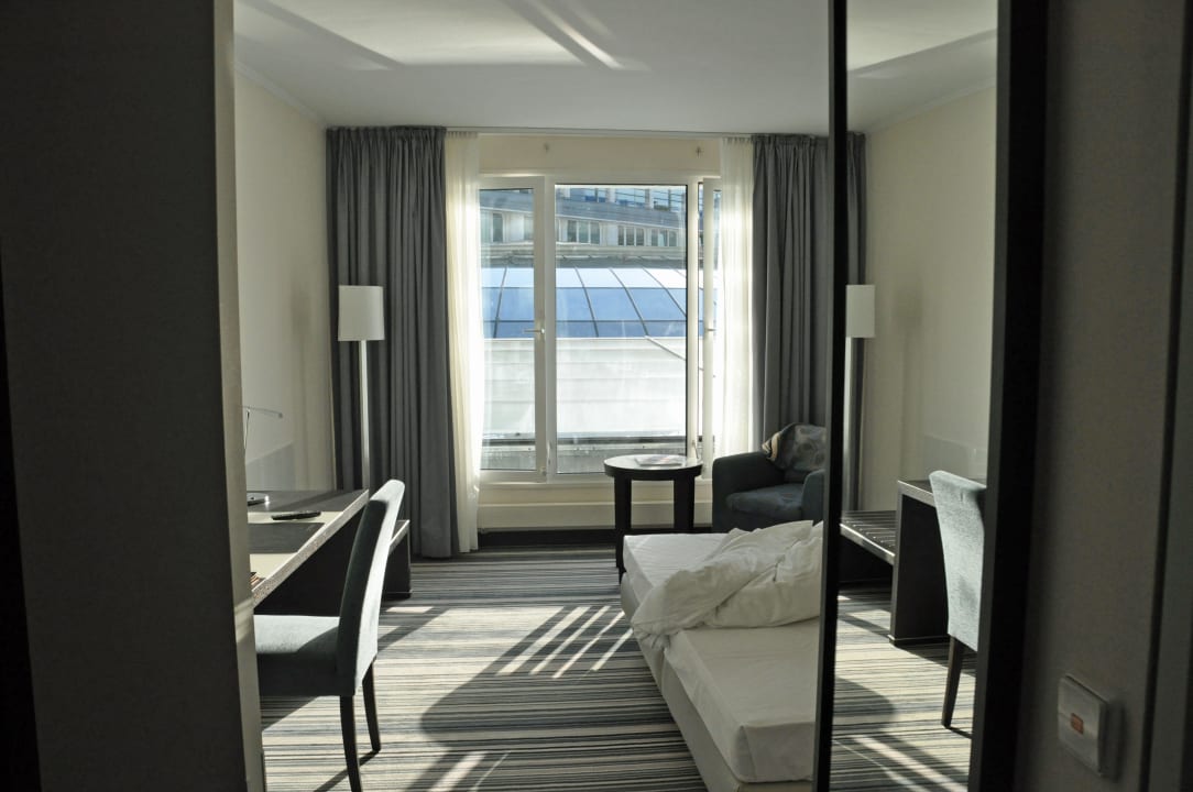 Sicht ab Eingang zur Fensterfront Dorint Hotel Esplanade Jena