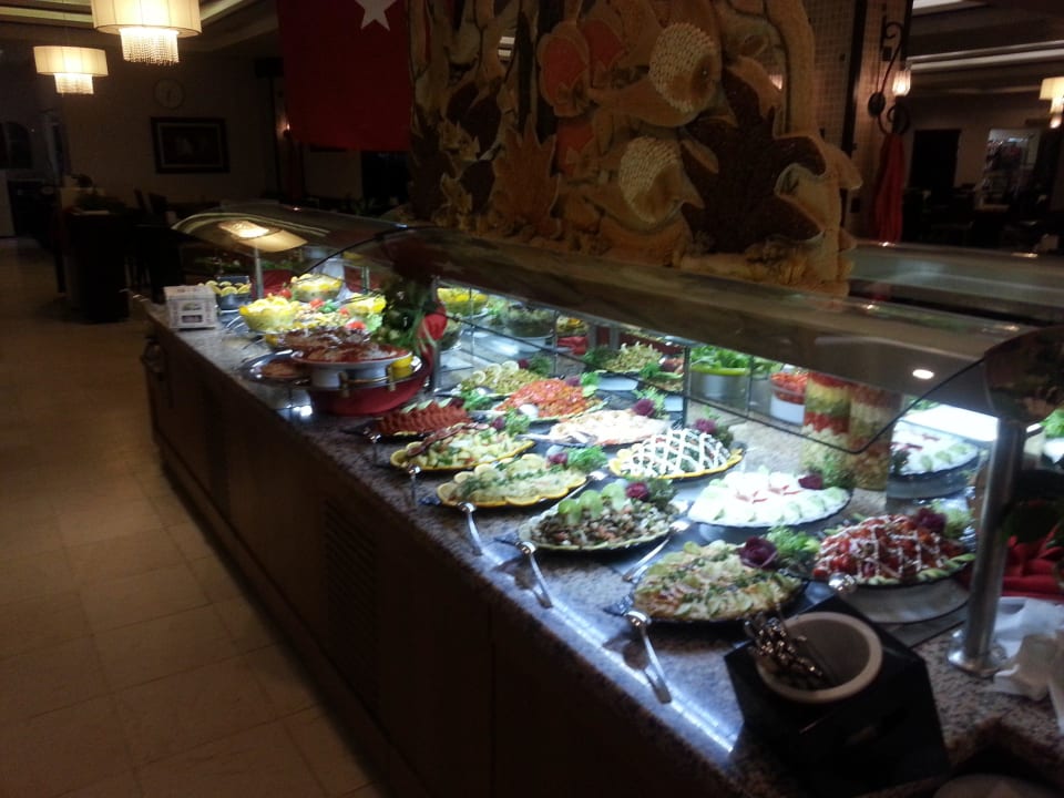 Salatbar abends Belek Beach Resort Hotel