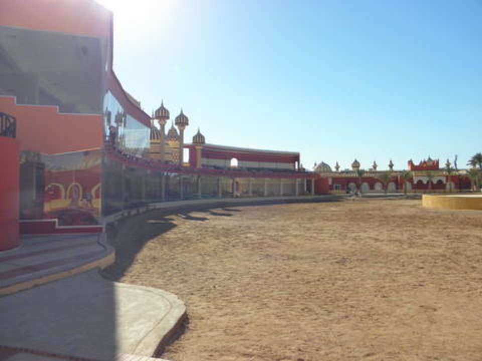 Wewnątrz hotelu Pickalbatros Alf Leila Wa Leila Resort - Neverland Hurghada