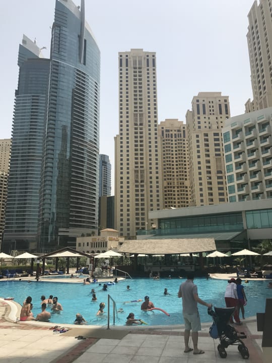 Pool Hilton Dubai Jumeirah