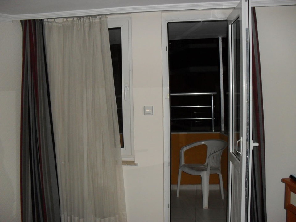 Zum Balkon Club Turtas Beach Hotel