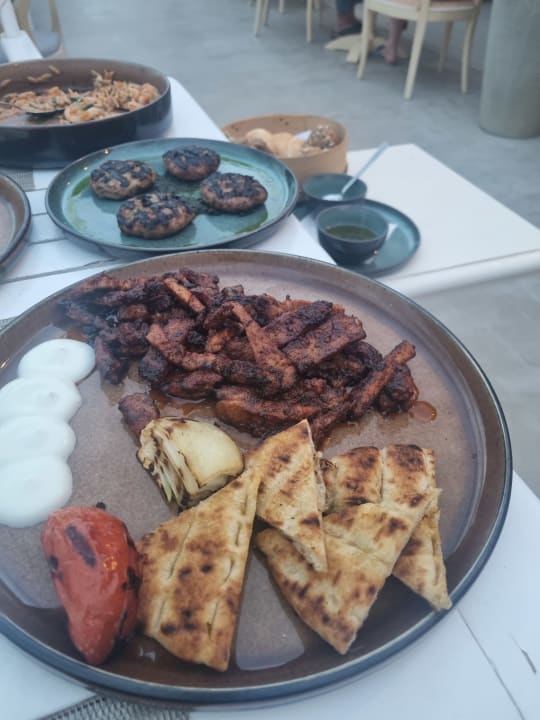 Gastro Knossos Beach Bungalows Suites Resort & Spa