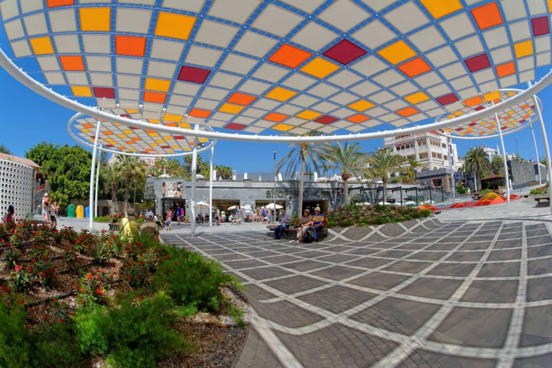 Platz vor dem Strandausgang Gran Tacande Wellness & Relax Costa Adeje
