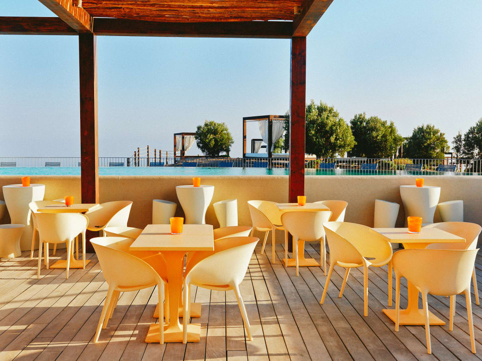 Gastro Salobre Hotel Resort & Serenity