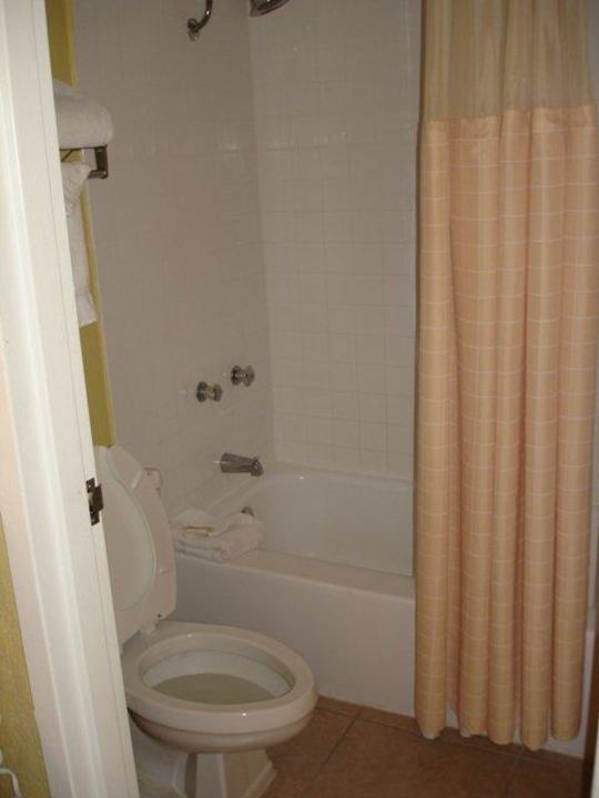 Badezimmer...etwas klein aber ok Wyndham Garden Hotel Fort Myers Beach