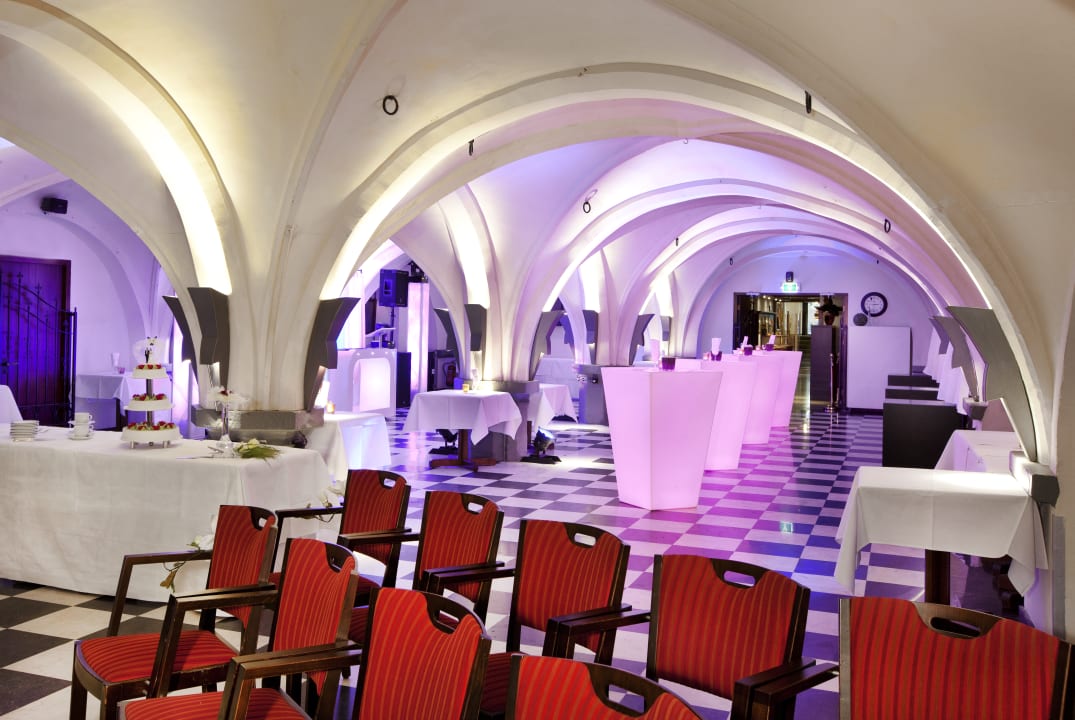 Gastro Golden Tulip Hotel Central