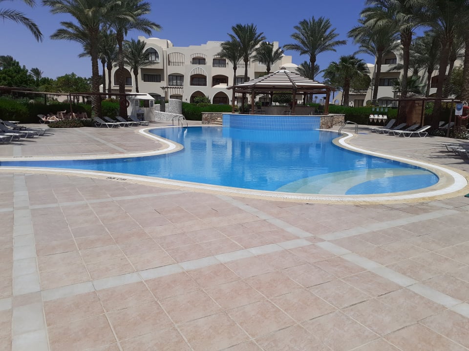 Pool JAZ Neo Saraya Palms