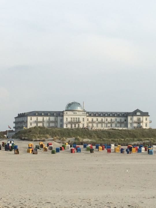 Imposanter Blickfang Strandhotel Kurhaus Juist