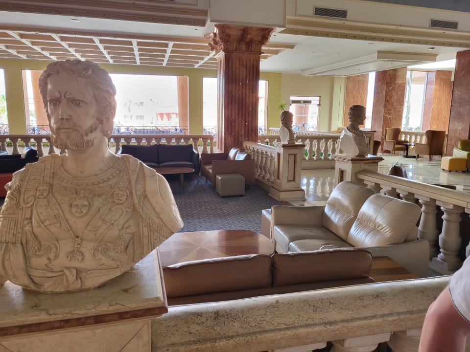 Lobby Hotel Titanic Palace