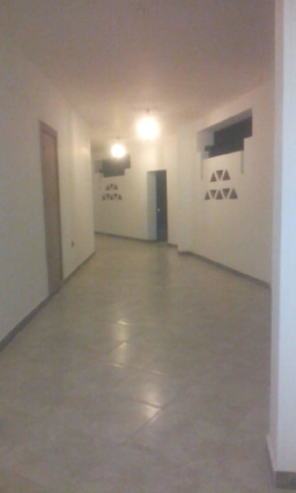 So sehen die Gänge in den Hotelblocks aus Three Corners Equinox Beach Resort