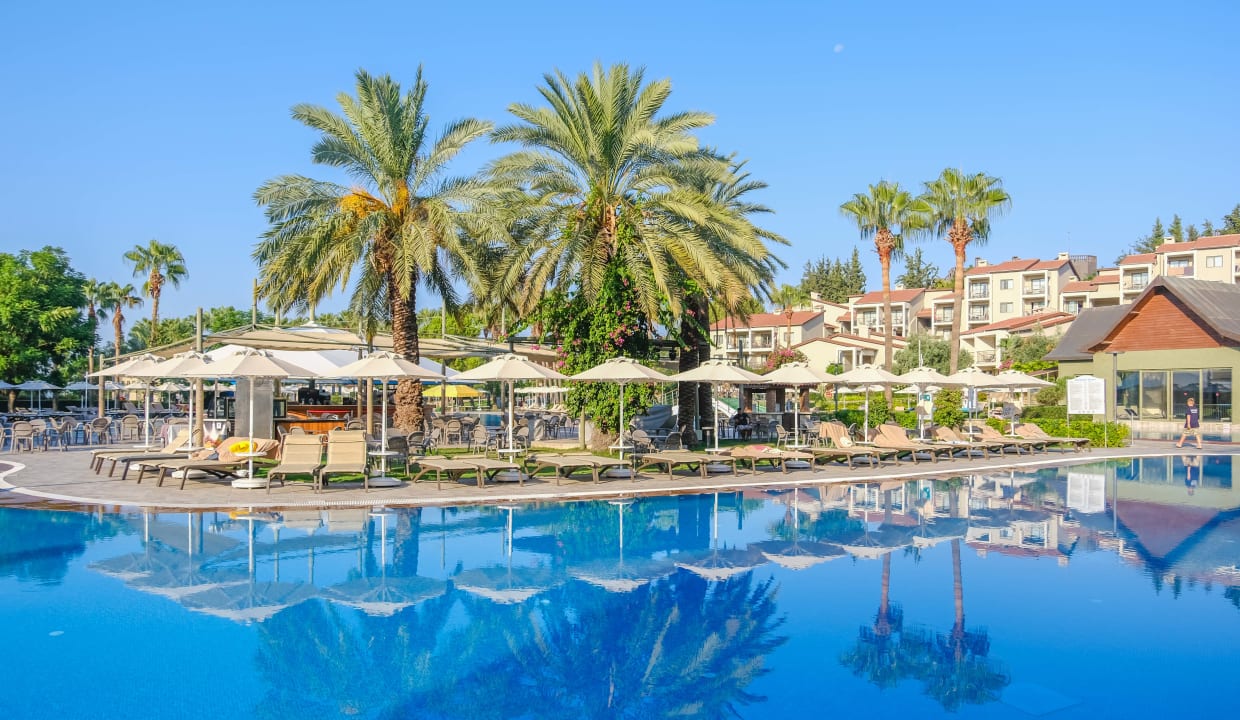 Pool Arum Barut Collection