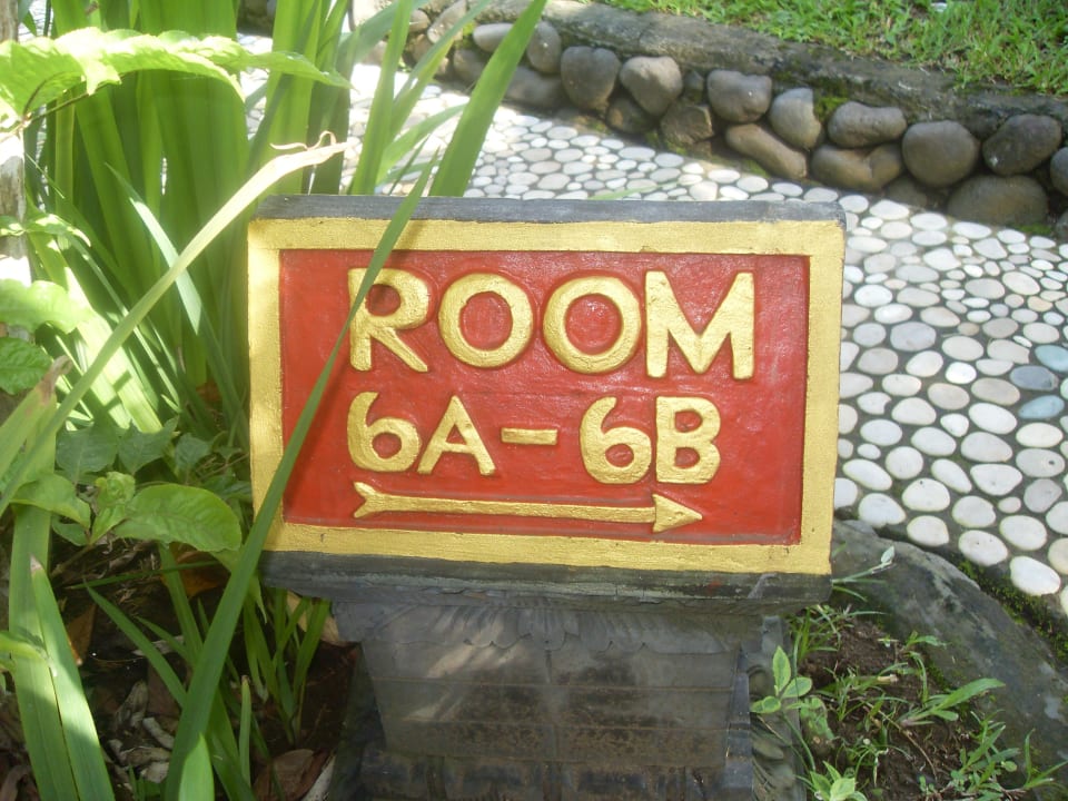 Weg zum Bungalow Puri Dajuma Beach Eco-Resort & Spa