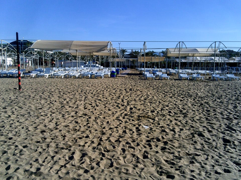 Strand Side Royal Paradise Hotel
