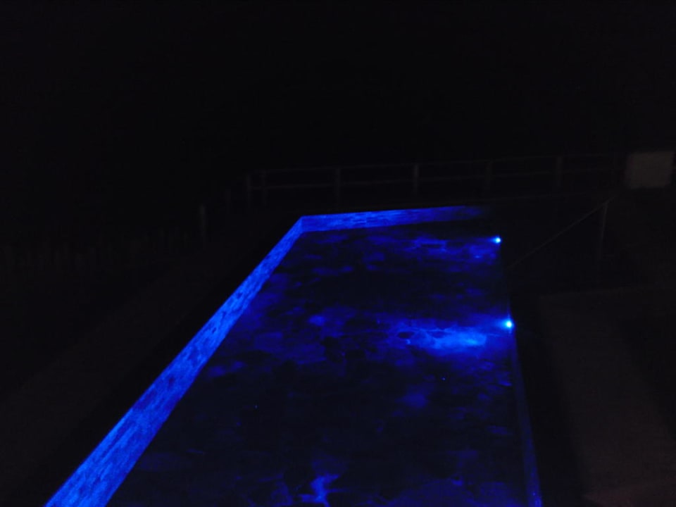 Pool bei Nacht Hotel Bergschlössl
