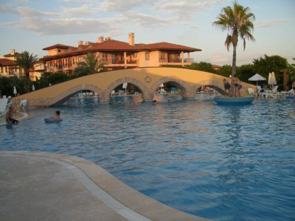 Pool Club Grand Side