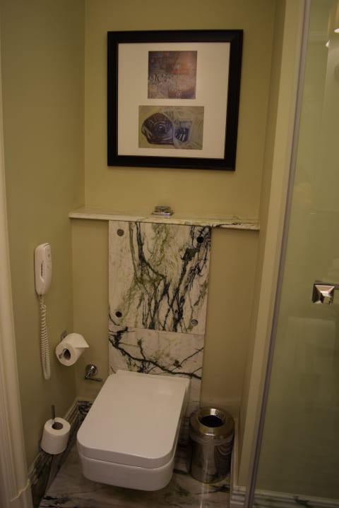 WC im Badezimmer The House Hotel Vault Karakoy