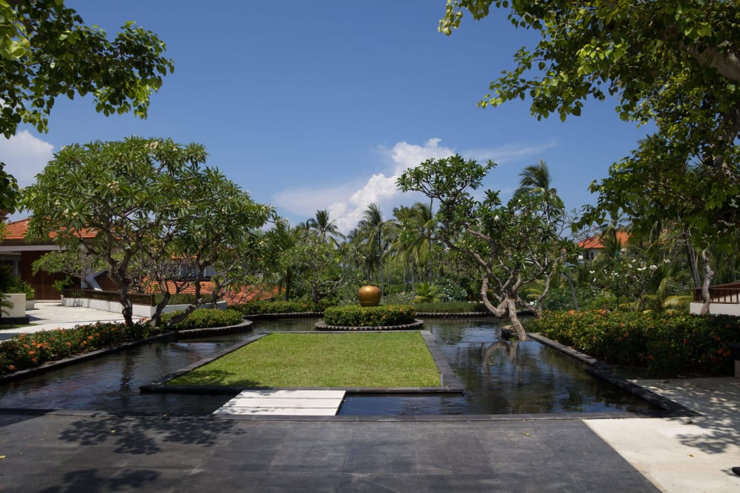 Platz direkt hinter der Lobby. The Laguna A Luxury Collection Resort & Spa