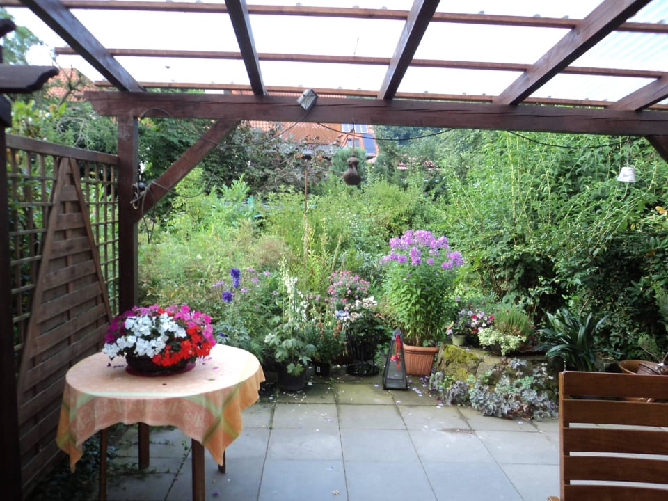 Blick vom Eingang in den Garten Landhaus Nadler