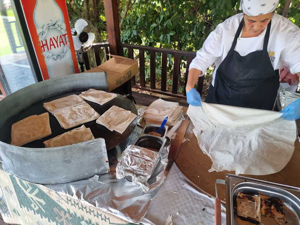 Gastro Saturn Palace Resort Hotel