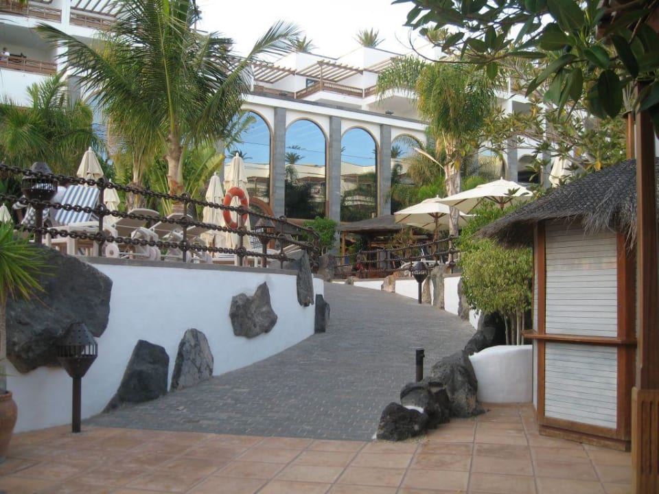 Zona piscinas Princesa Yaiza Suite Hotel Resort